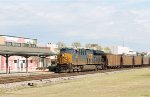 CSX 3376 leads train C381-16 southbound